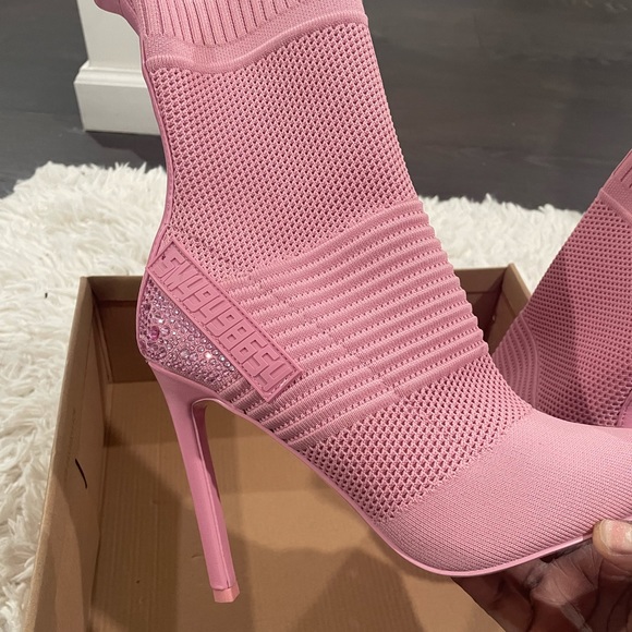 Steve Madden Shoes - Pink Sequence Sparkly Boot Heels (NEVER WORN)